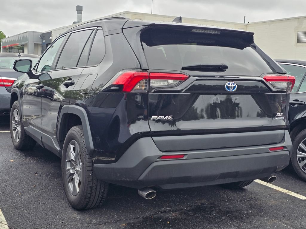 Used 2022 Black Toyota XLE image 5