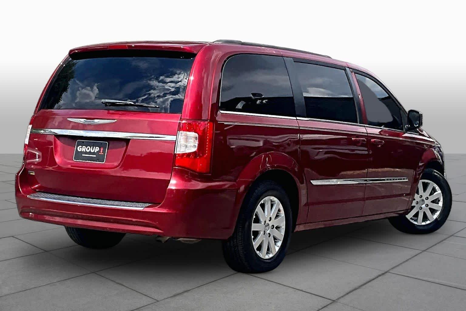 Used 2016 Deep Cherry Red Crystal Pearlcoat Chrysler Touring image 13