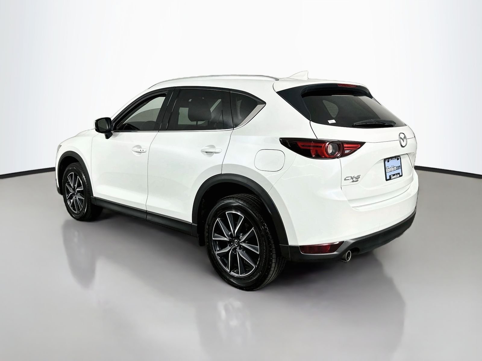 Used 2018 Snowflake White Pearl Mica Mazda Grand Touring One Owner LOW Miles Heated Seats image 5