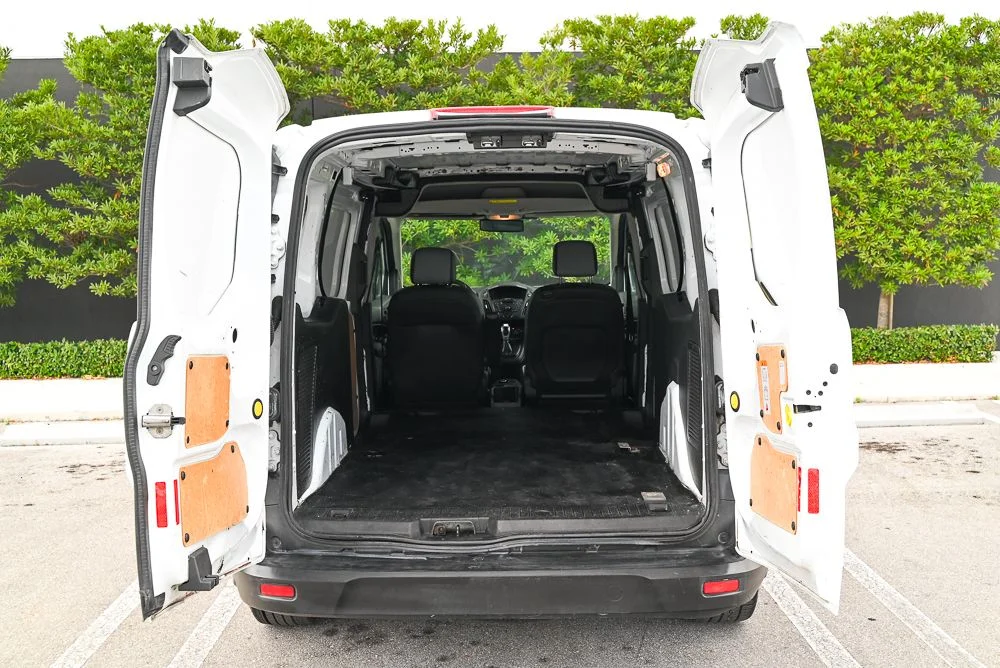 Used 2018 White Ford XL image 9