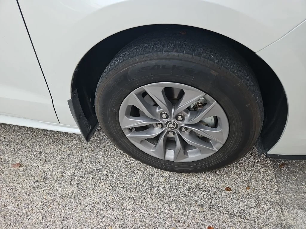 Used 2025 Beige Toyota XLE image 3