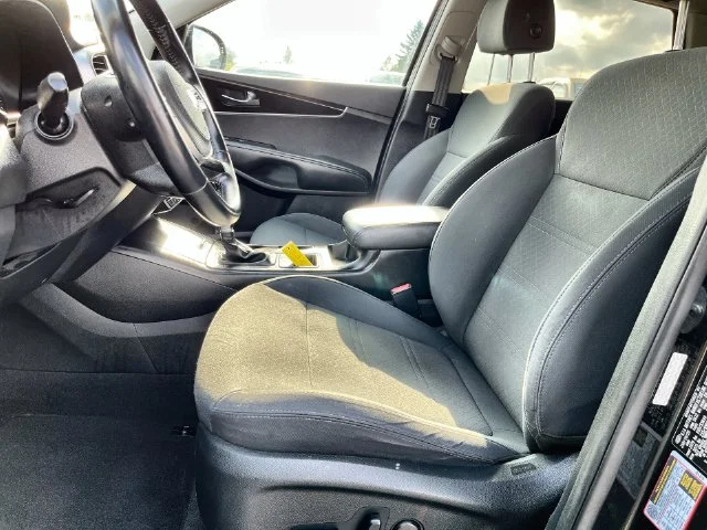 Used 2020 Black Kia S image 15