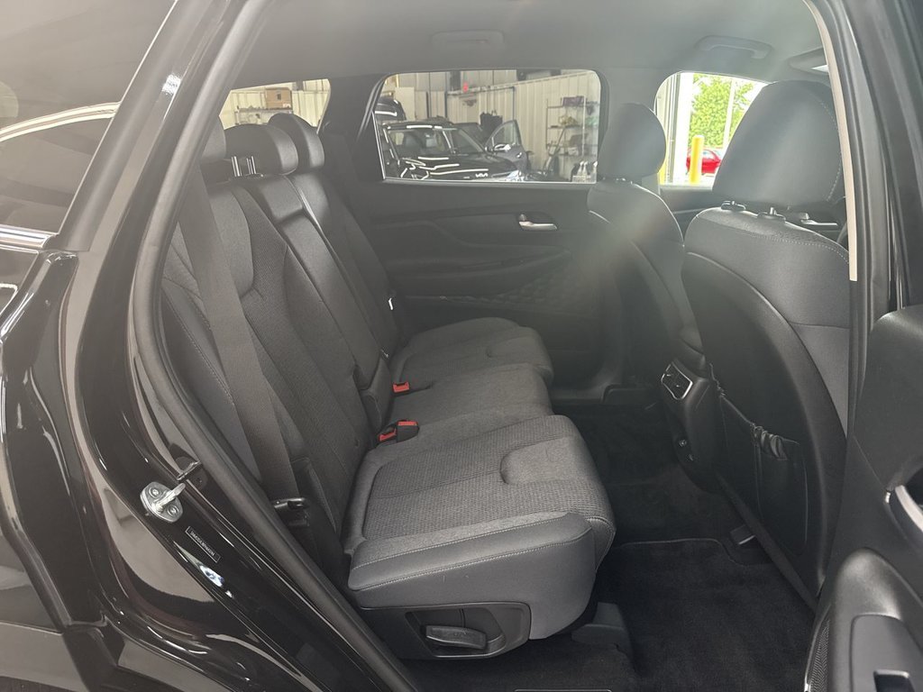 2023 Hyundai Santa Fe SE - Photo 16