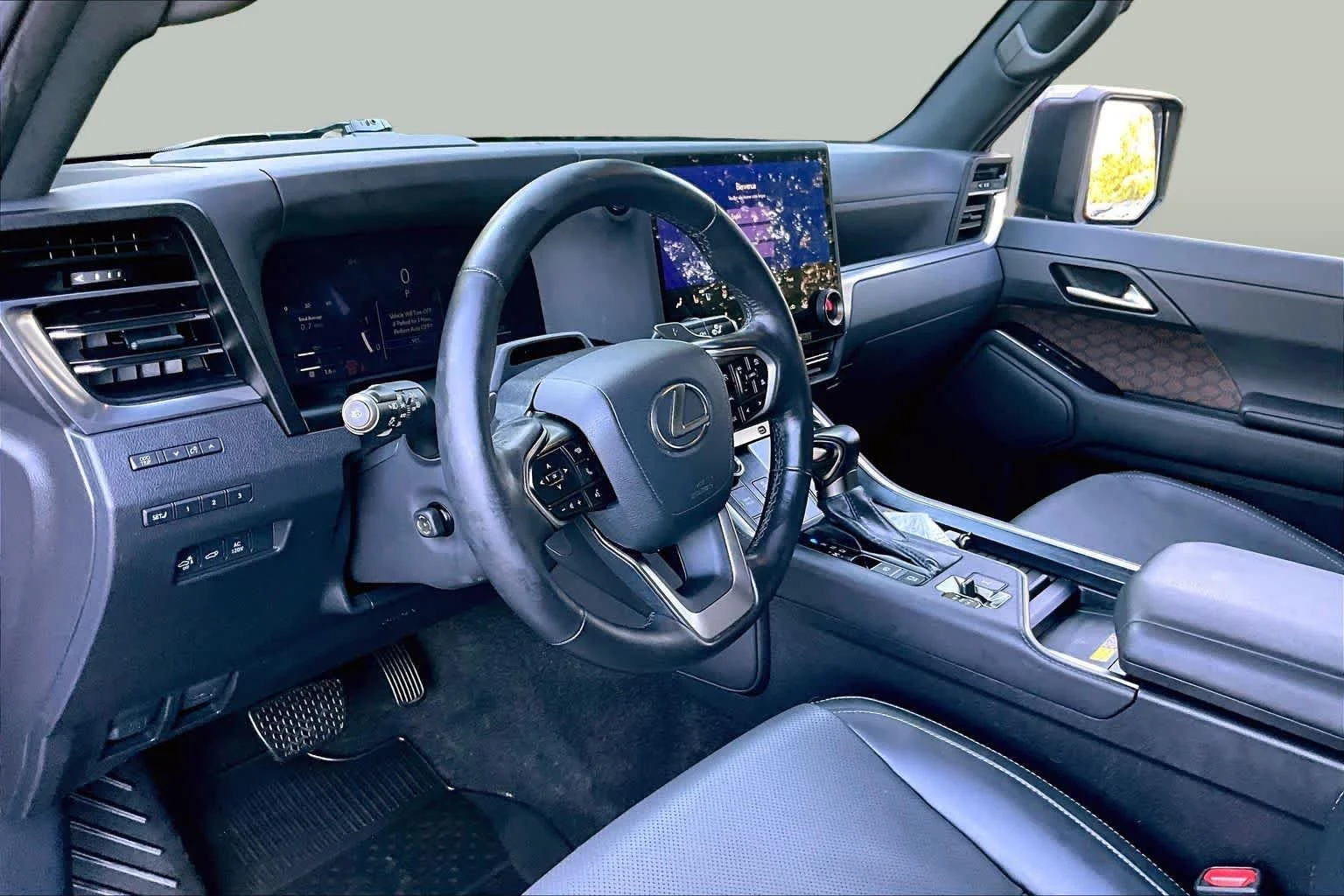 Used 2024 Incognito Lexus Premium+ image 17