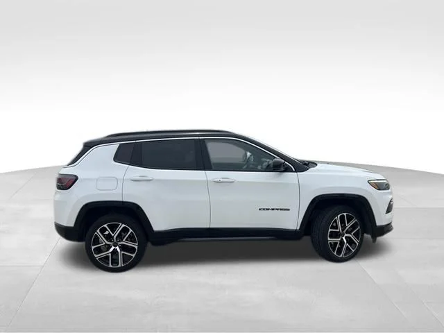 Used 2025 White Jeep Limited image 7