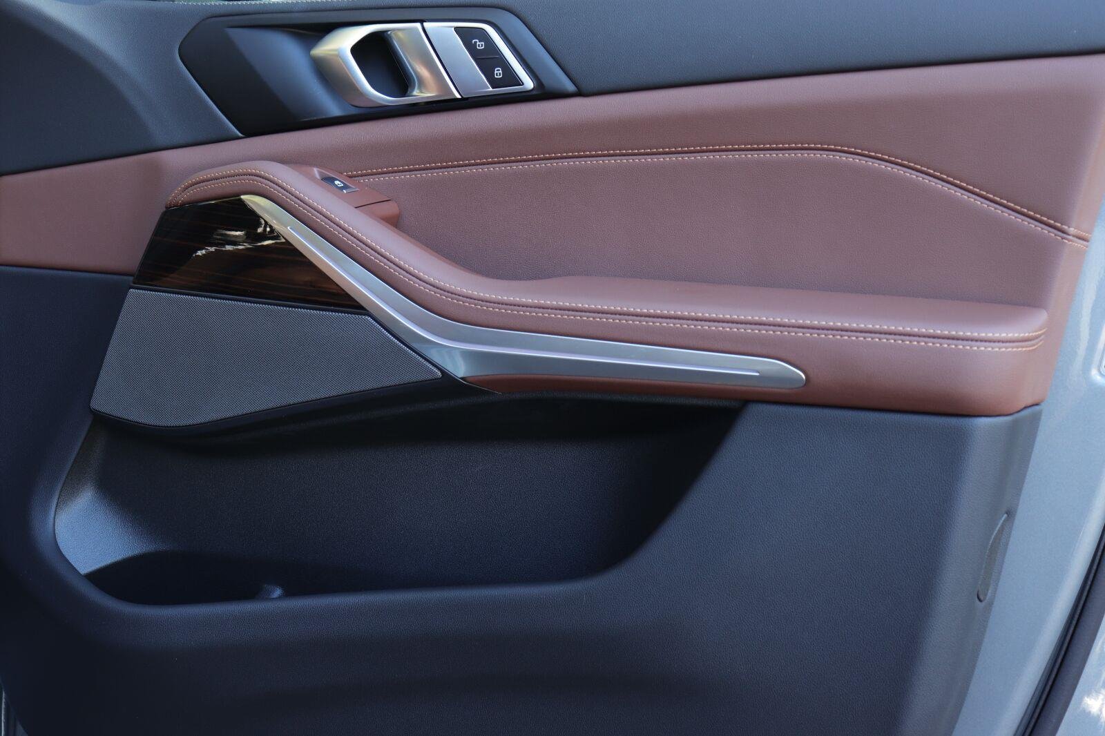 Used 2026 Skyscraper Grey Metallic BMW sDrive40i image 18
