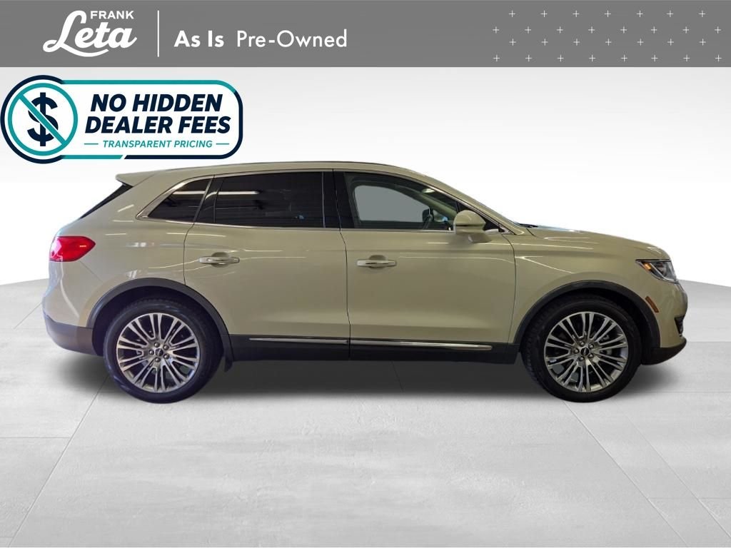 Used 2016 Platinum Dune Metallic Tri-Coat Lincoln  image 9