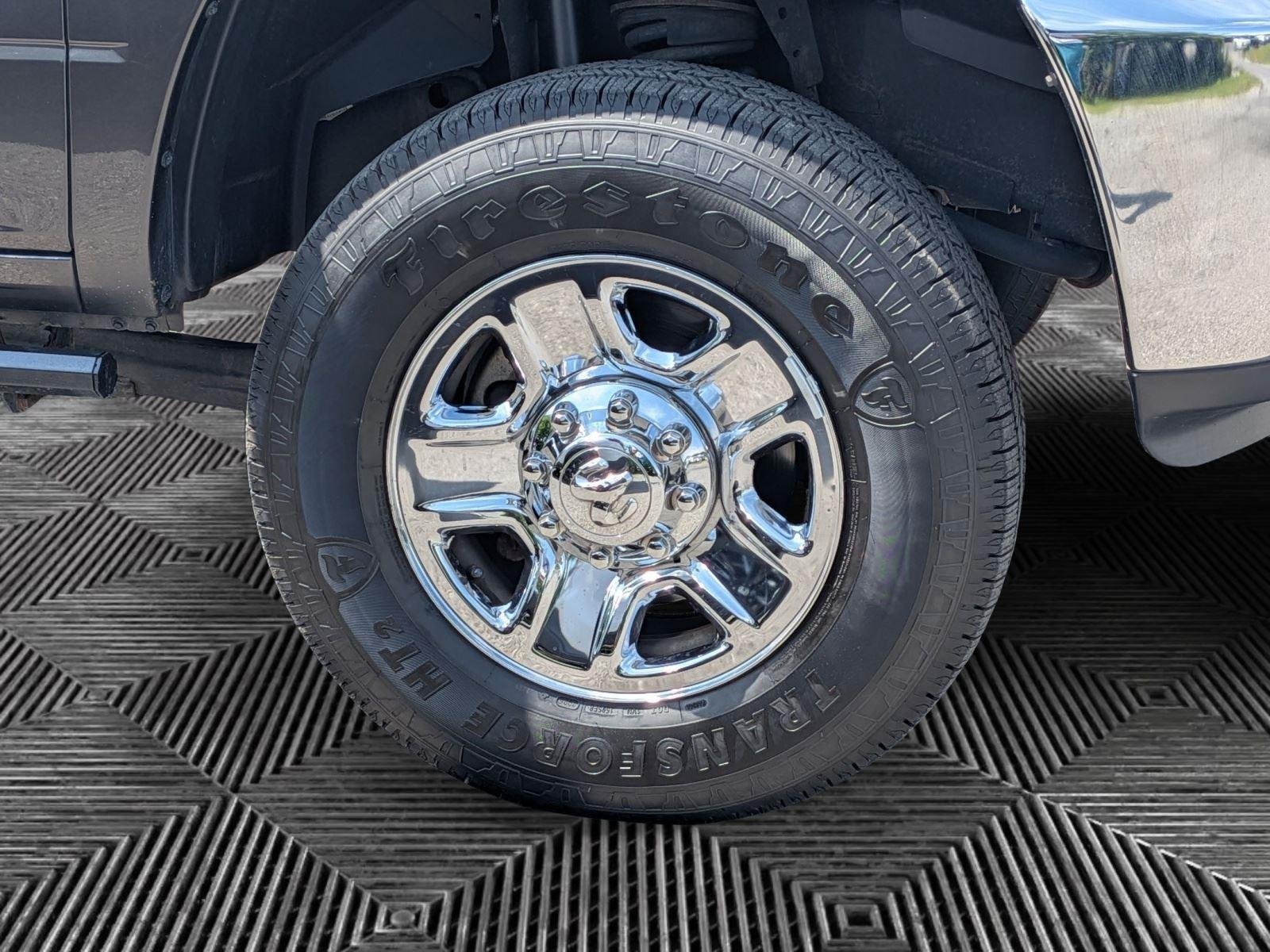 Used 2018 Granite Crystal Metallic Clearcoat Ram Tradesman image 9
