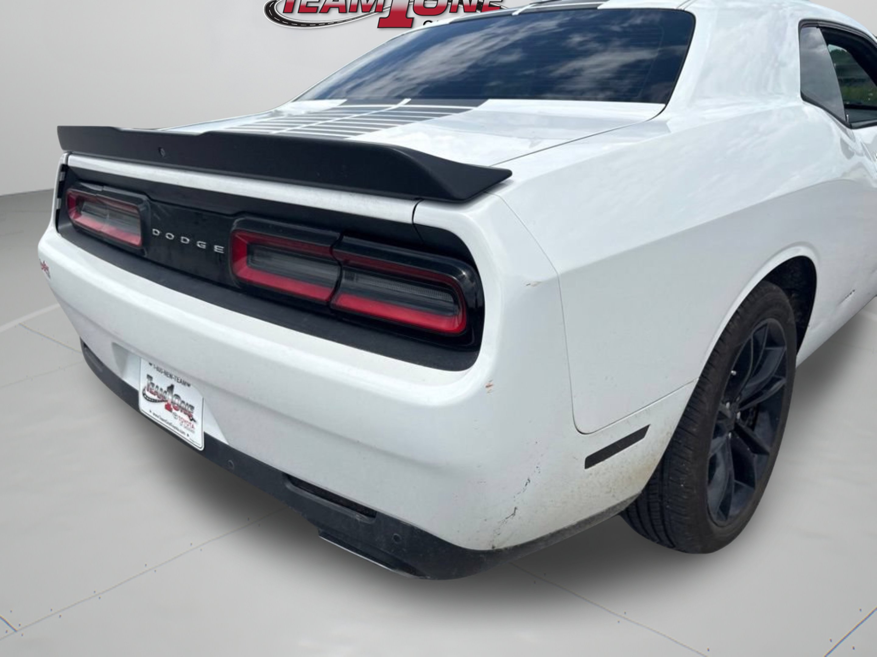 Used 2016 Bright White Clearcoat Dodge R/T Plus image 31