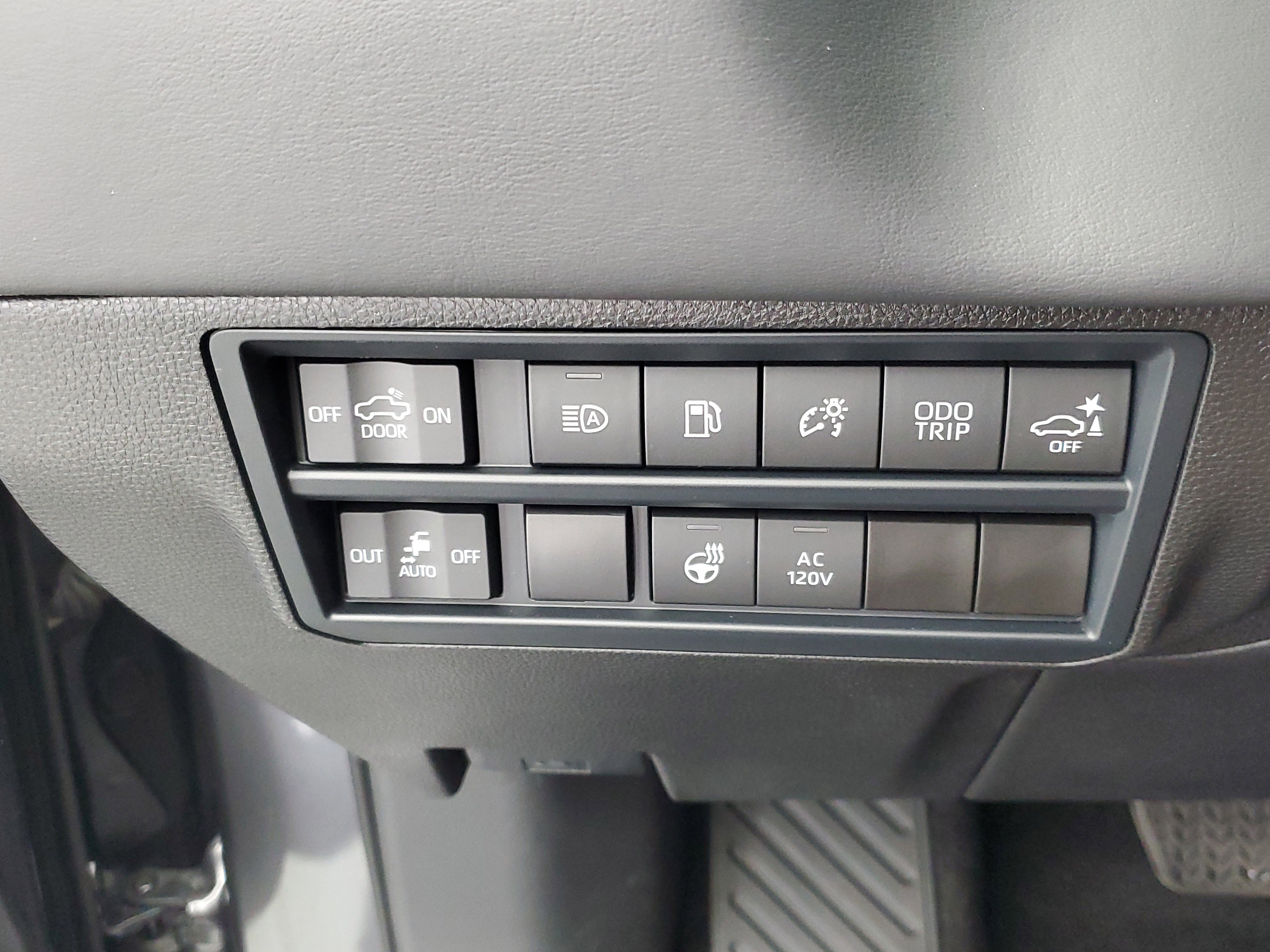 Used 2025 Magnetic Gray Metallic Toyota Platinum image 32