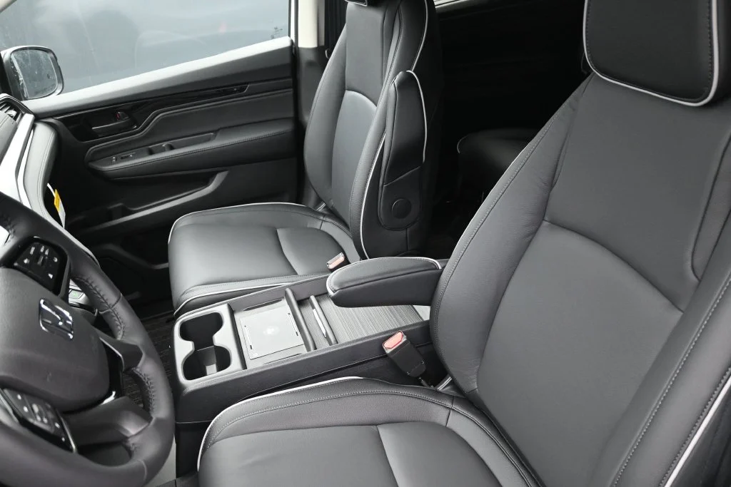 New 2027 Platinum White Pearl Honda Touring image 32