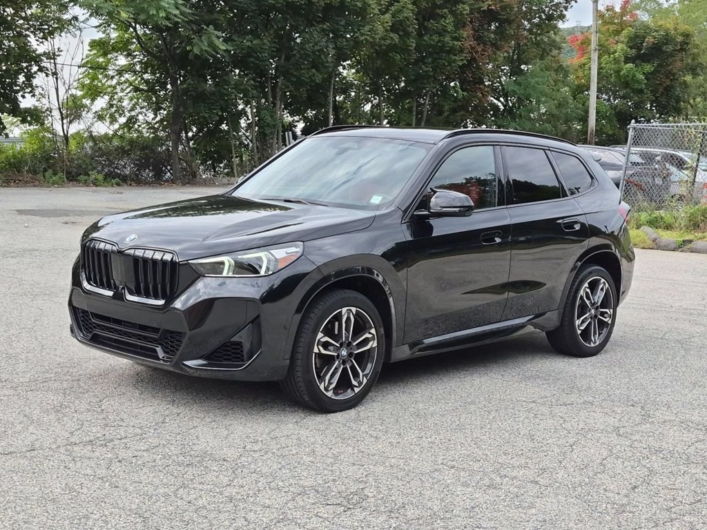 Used 2023 Black BMW xDrive28i image 10