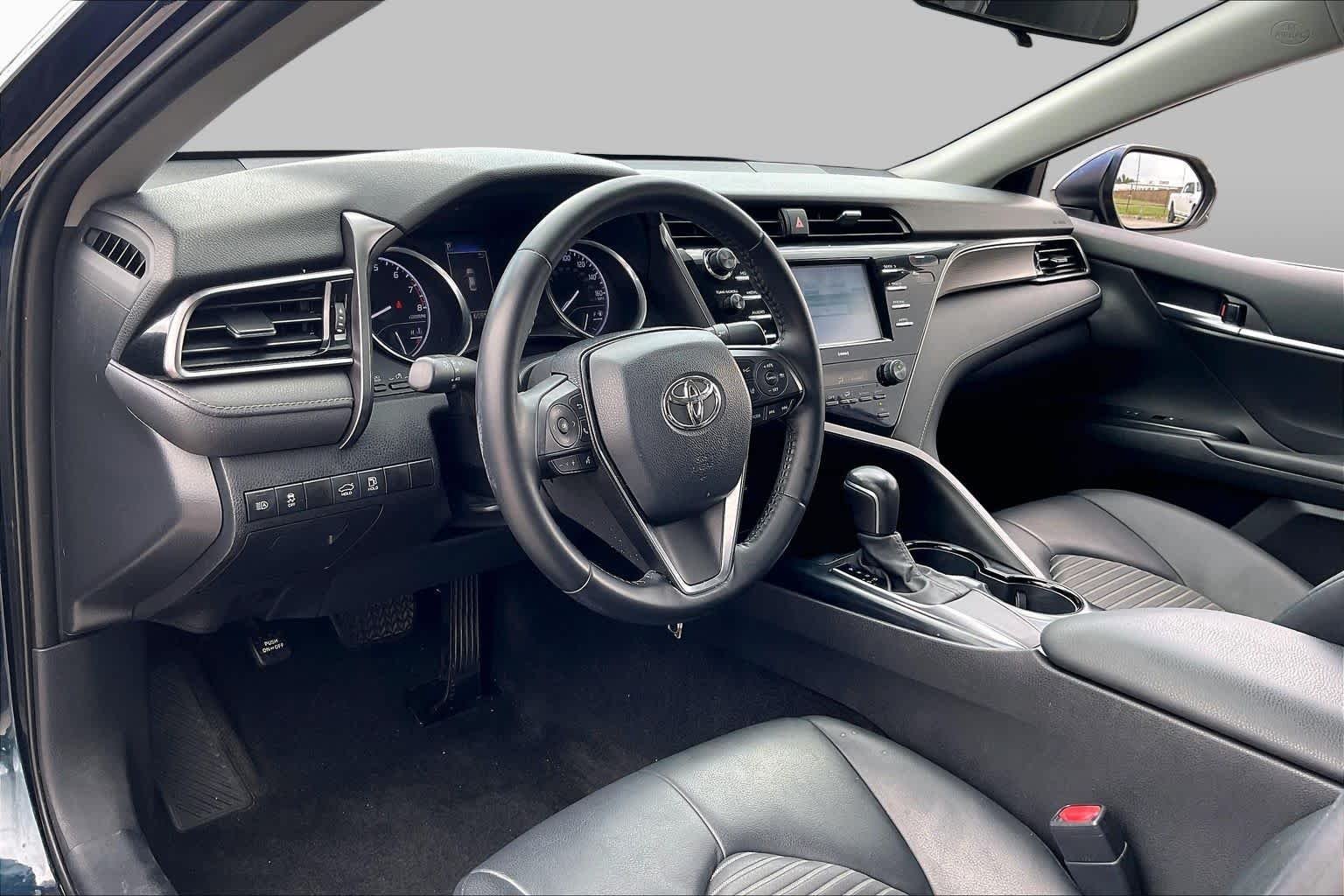 Used 2020 Galactic Aqua Mica Toyota SE image 17