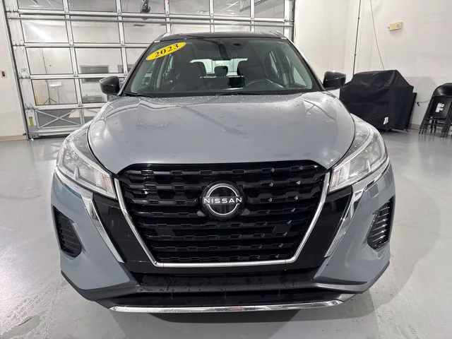 Used 2023 Gray Nissan SV image 2