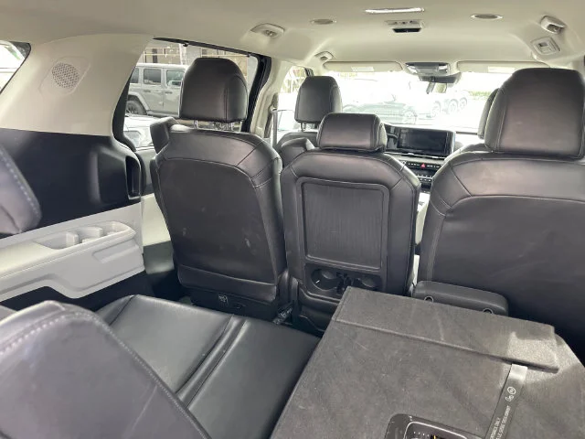 Used 2022 Black Kia EX image 15