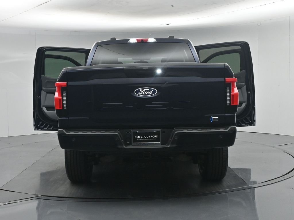 Used 2024 Blue Ford XLT image 36