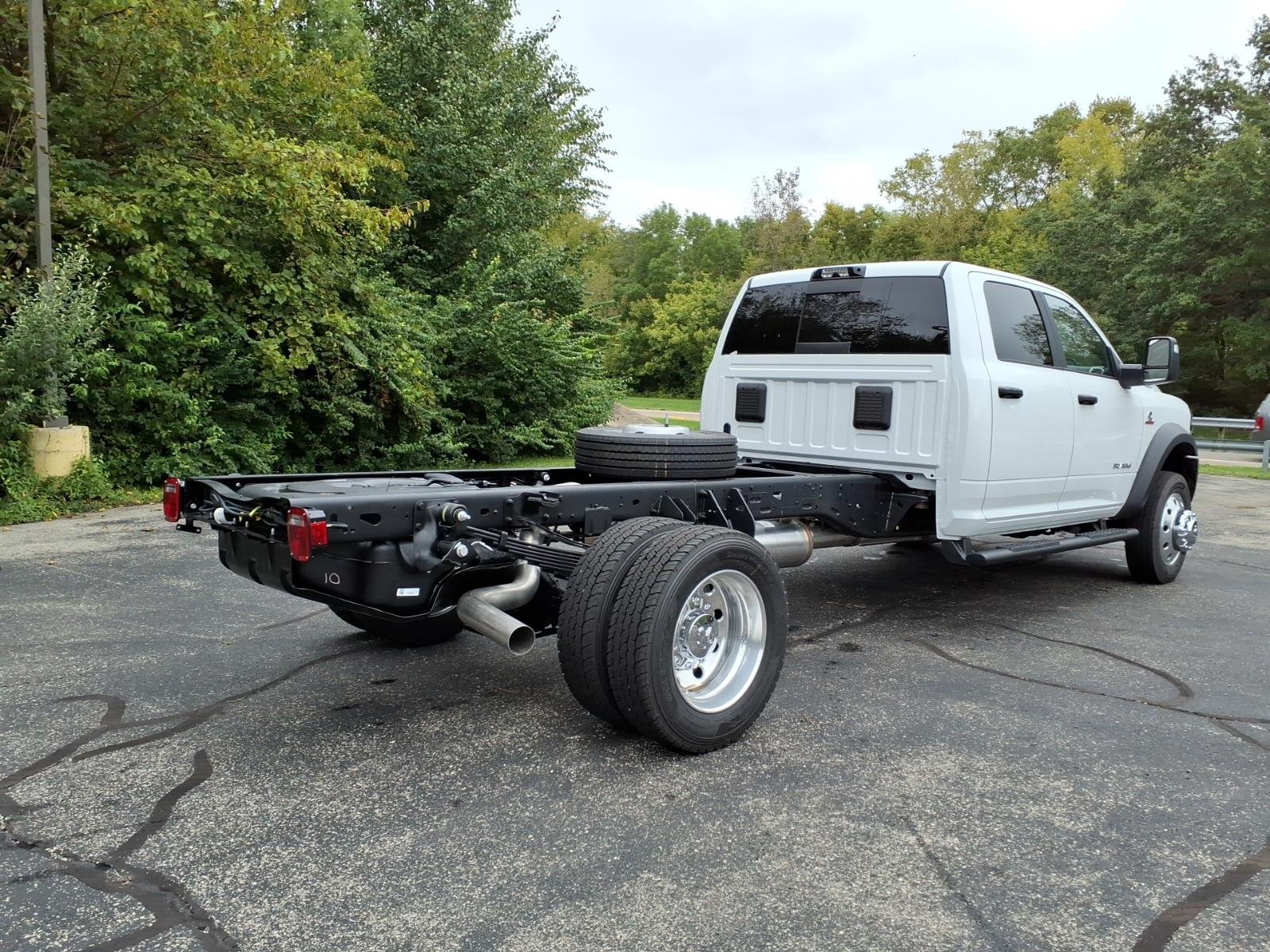 New 2027 Bright White Clear-Coat Paint RAM Big Horn image 7
