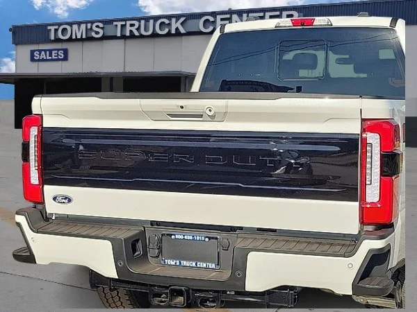 New 2027 STAR WHITE Ford Platinum image 4