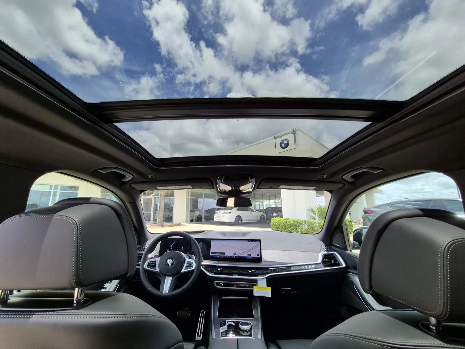New 2026 Mineral White Metallic BMW xDrive40i image 20