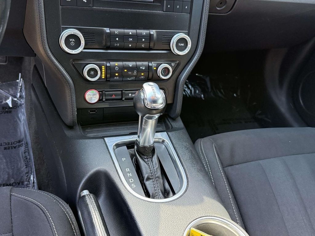 Used 2019 White Ford EcoBoost image 21