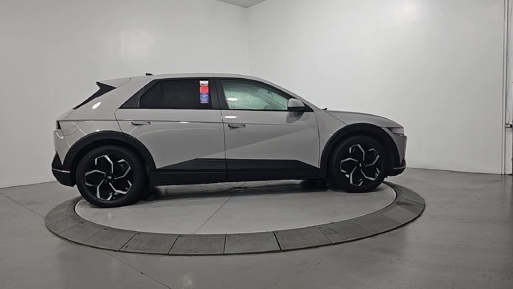 Certified Used 2024 Gray Hyundai SEL image 7