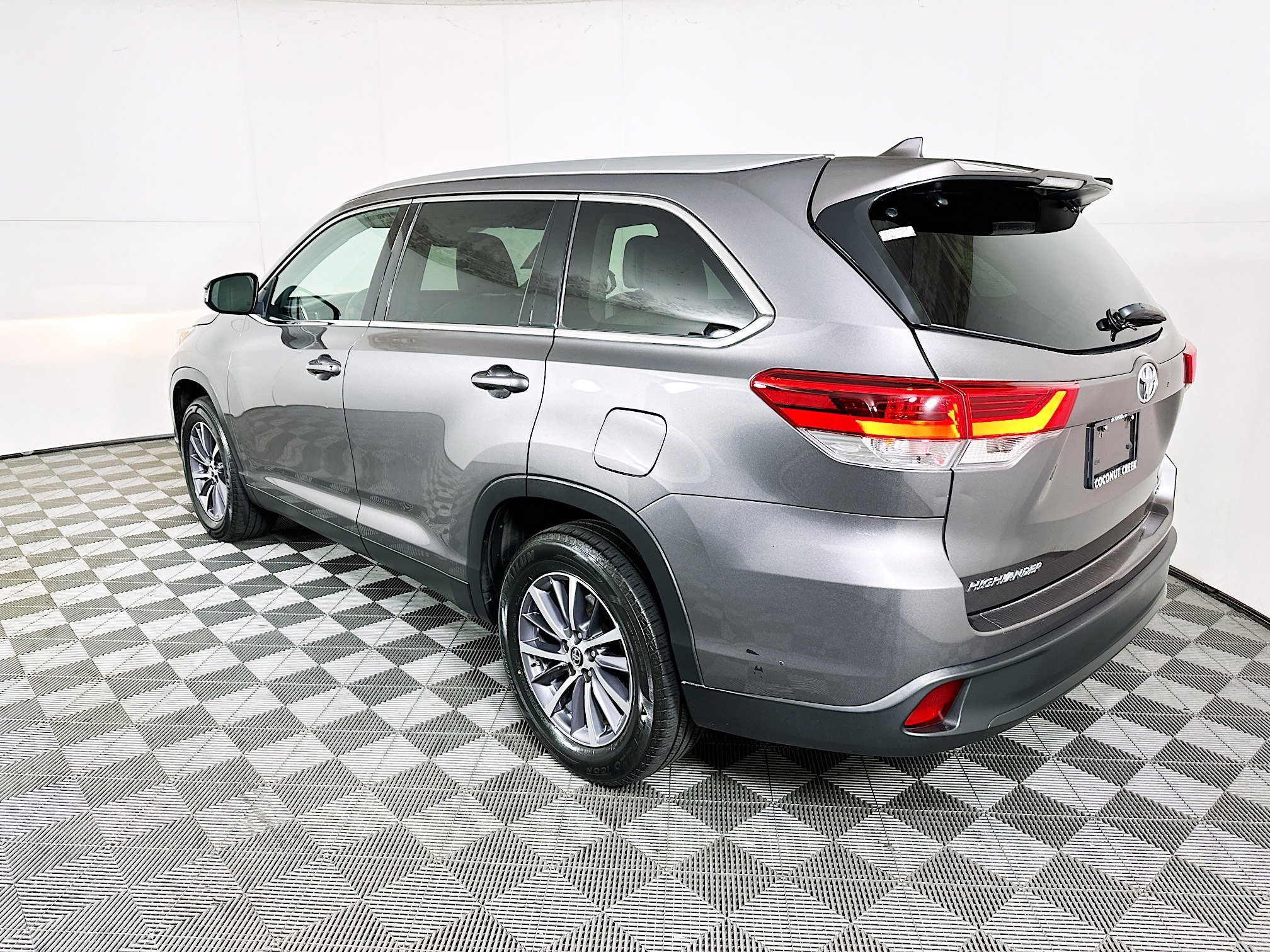 2019 Toyota Highlander thumbnail 7