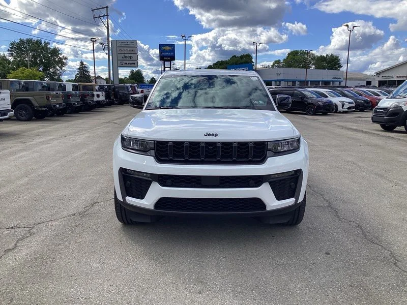 New 2026 Bright White Clear-Coat Exterior Paint Jeep  image 2