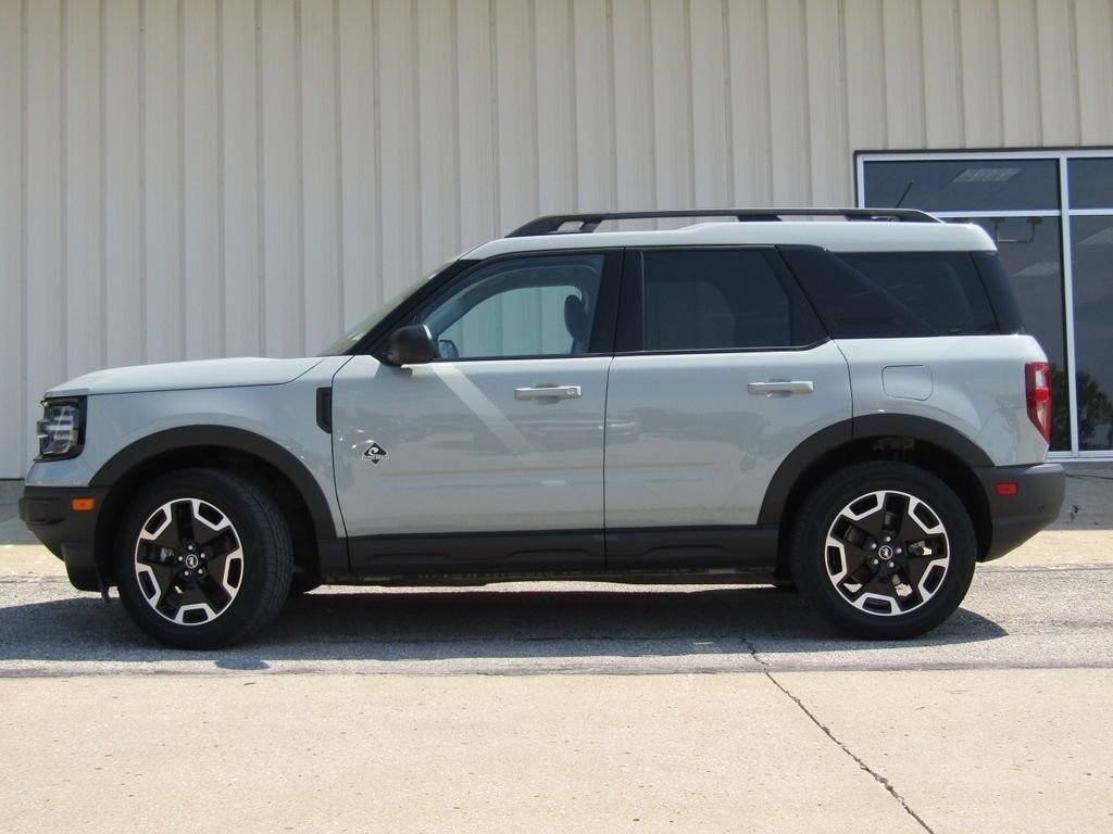 Used 2023 Green Ford Outer Banks image 11