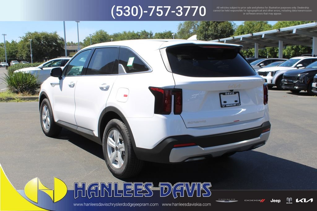 New 2026 Glacial White Pearl Kia LX image 9