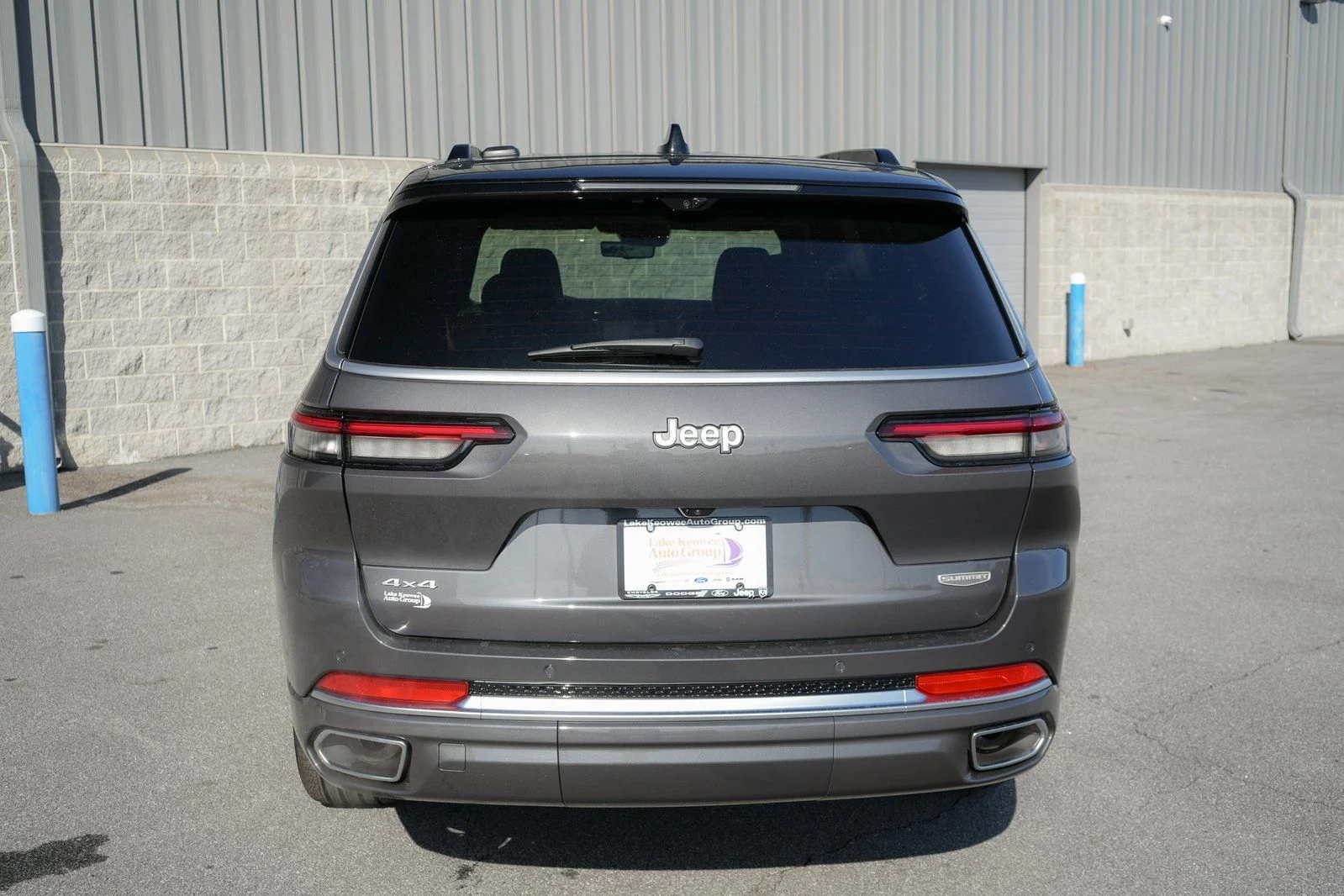 Used 2025 Gray Jeep Summit image 14