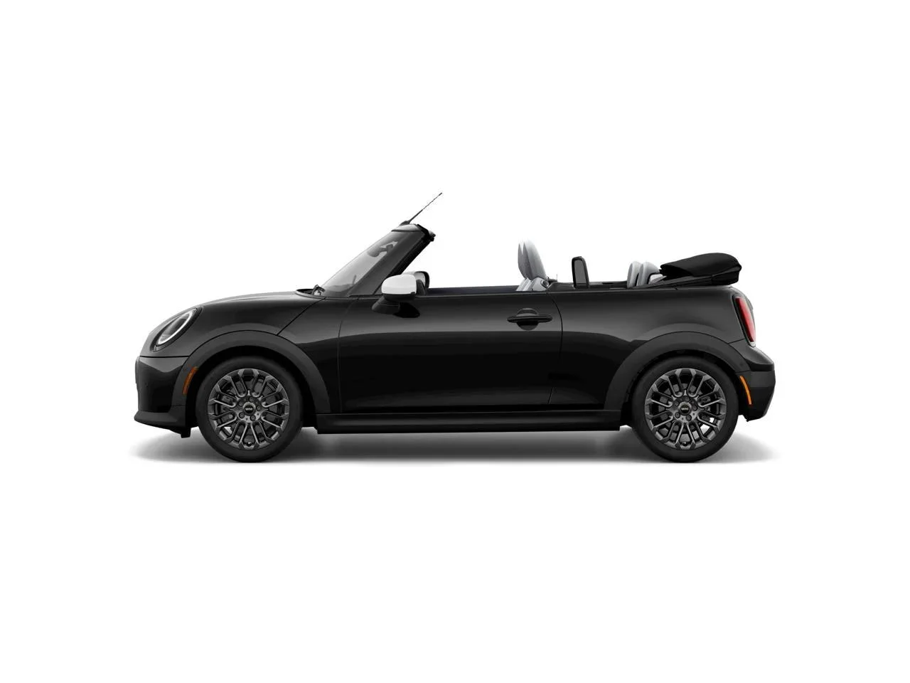 New 2026 Midnight Black MINI Signature Plus image 4