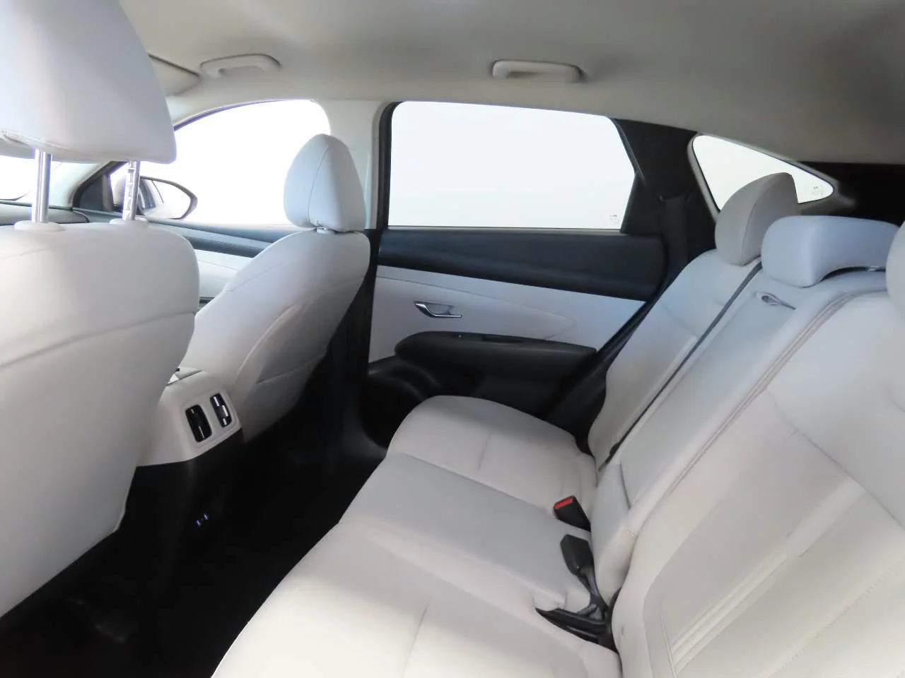2025 Hyundai Tucson SEL - Photo 16