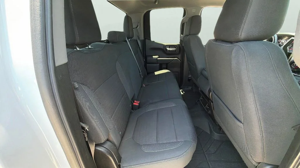 Used 2020 SUMMIT WHITE Chevrolet LT image 29