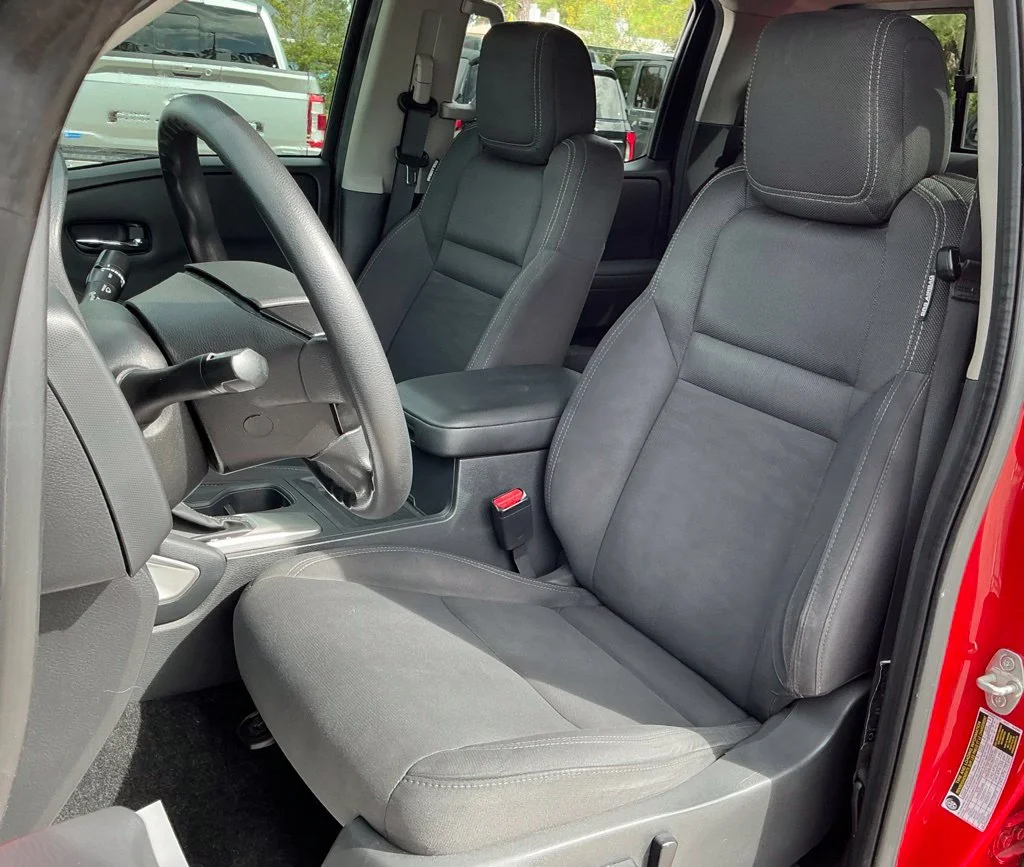 Used 2022 Red Nissan SV image 28