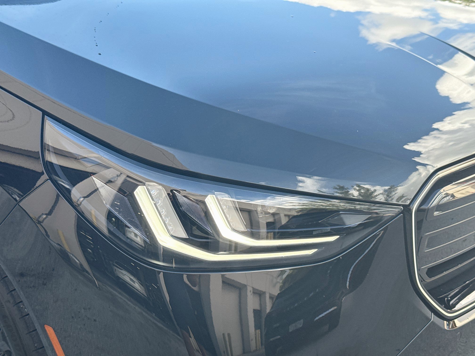 Used 2026 Black Sapphire Metallic BMW M50 xDrive image 33