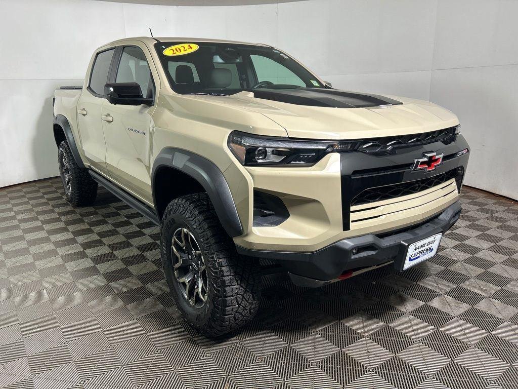 Used 2024 Sand Dune Metallic Chevrolet ZR2 image 4