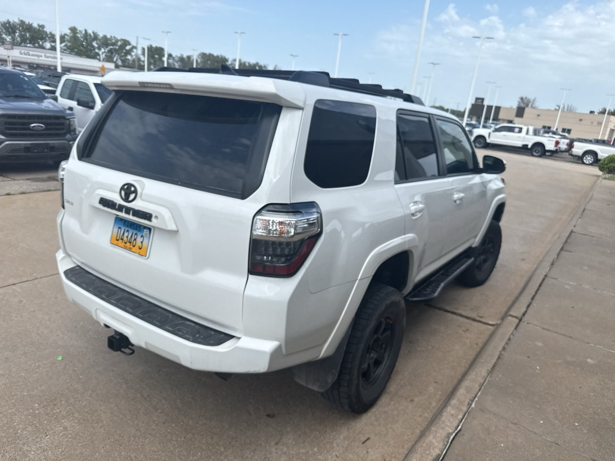 Used 2019 Super White Toyota SR5 Premium image 6