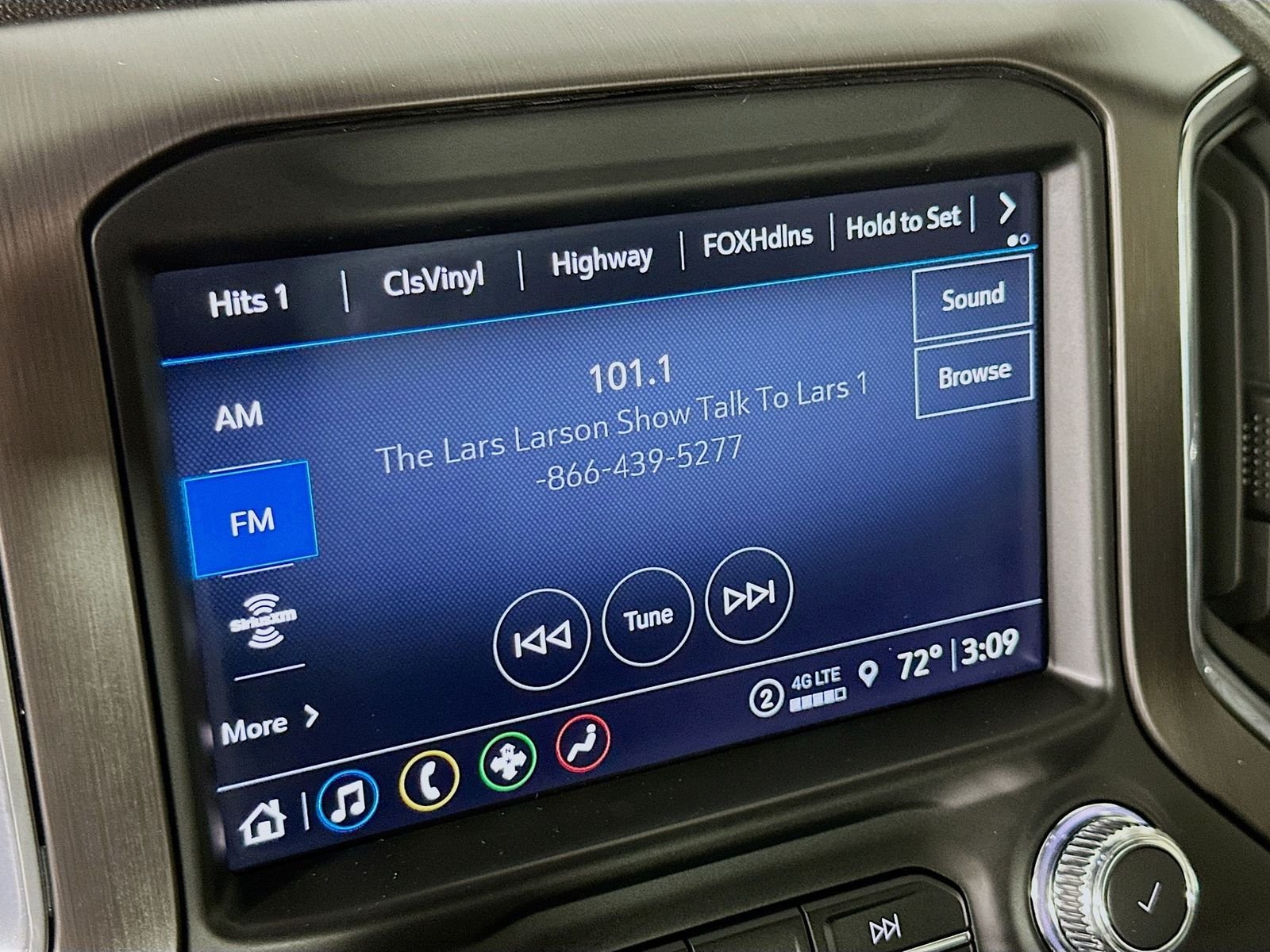 Used 2022 Summit White GMC AT4 image 19