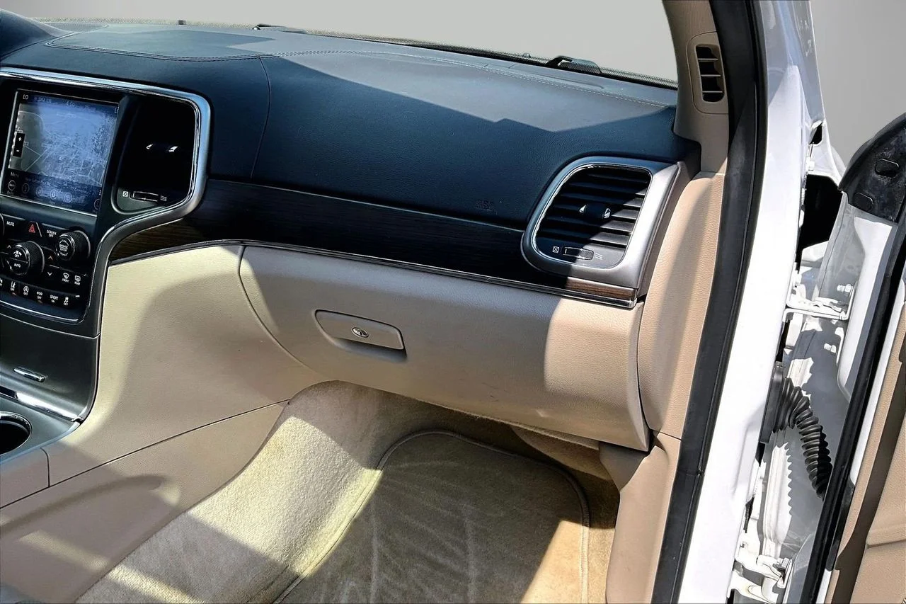 Used 2018 White Jeep Overland image 20