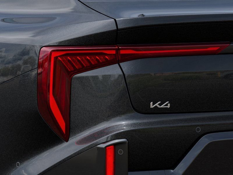 2025 Kia K4 GT-Line Turbo - Photo 11