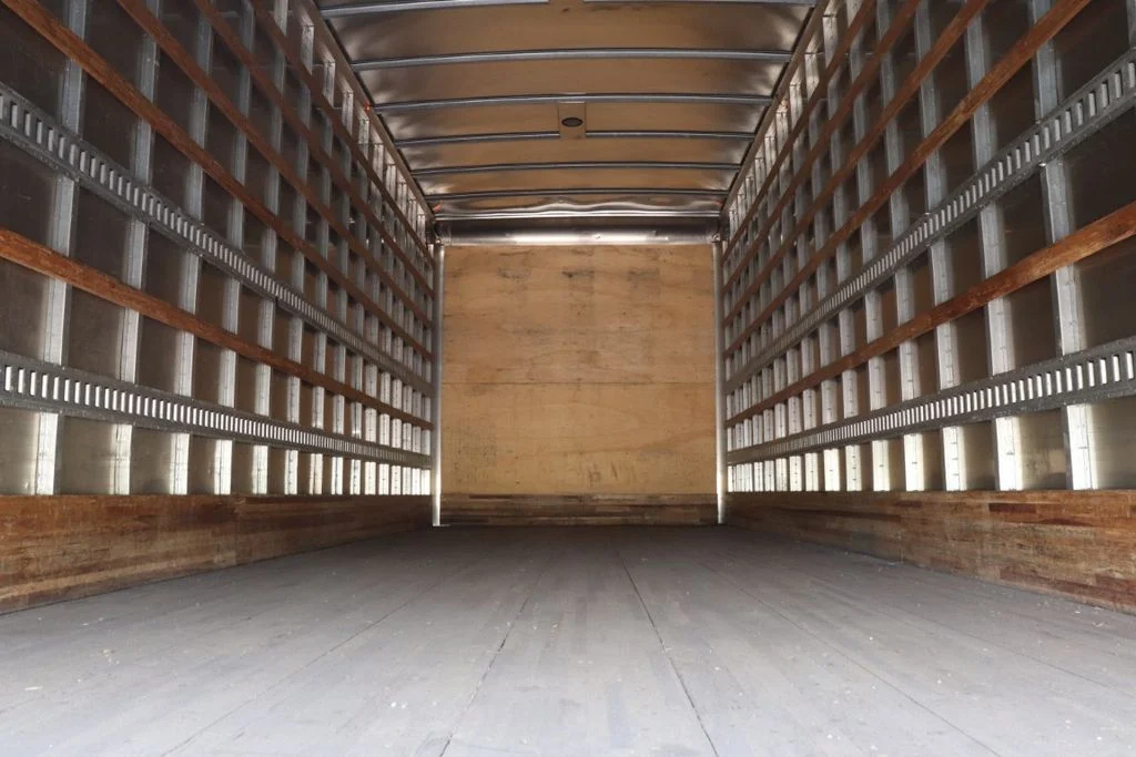Used 2020  Hino 268 image 22