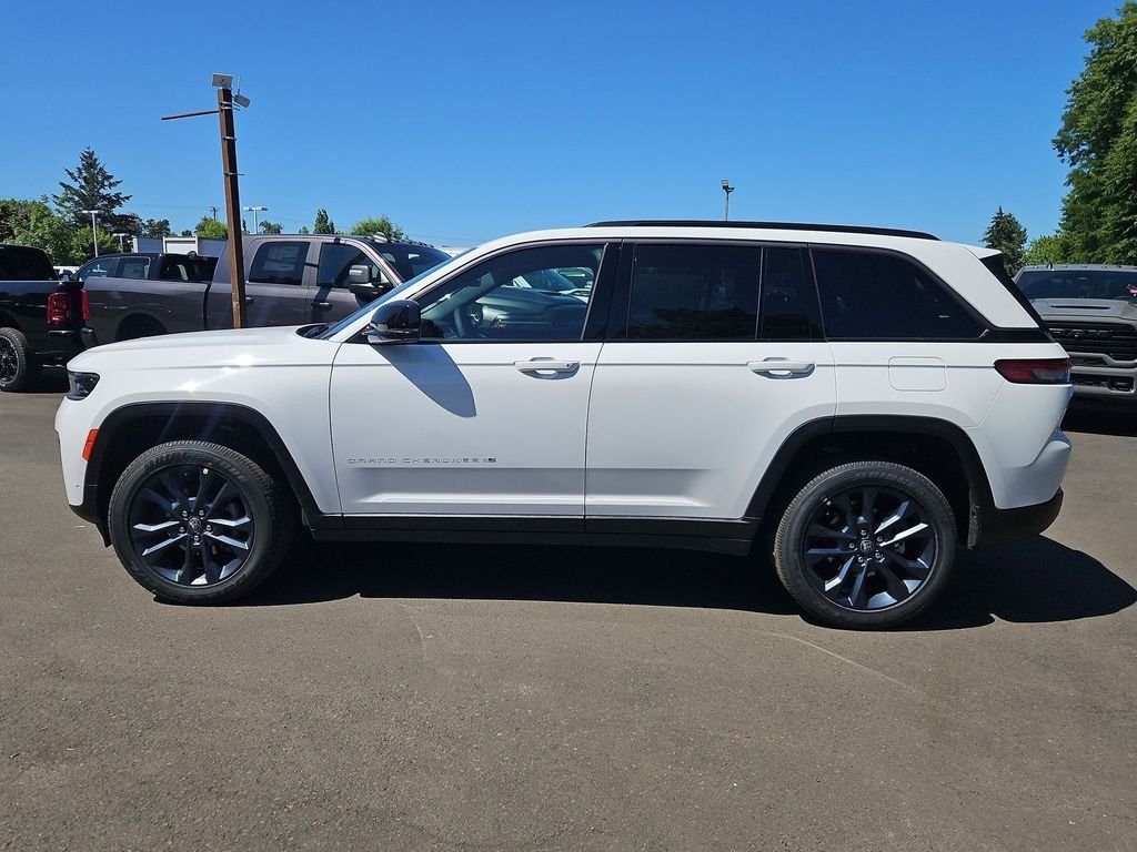 New 2026 Bright White Clear-Coat Exterior Paint Jeep  image 4