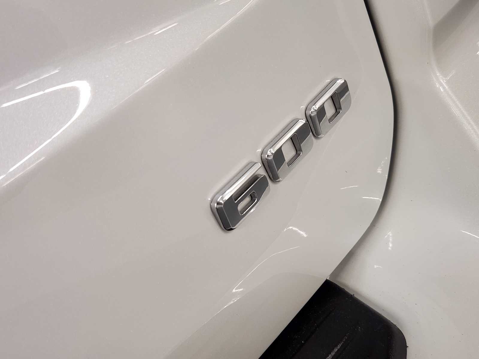 Used 2025 Crystal White Tricoat Cadillac 4WD Sport Platinum image 13