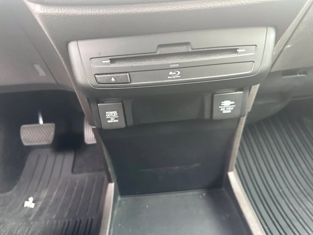Used 2019 White Diamond Pearl Honda Elite image 24