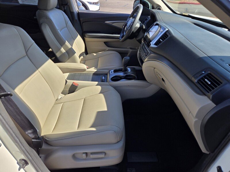 Used 2017  Honda EX-L image 16