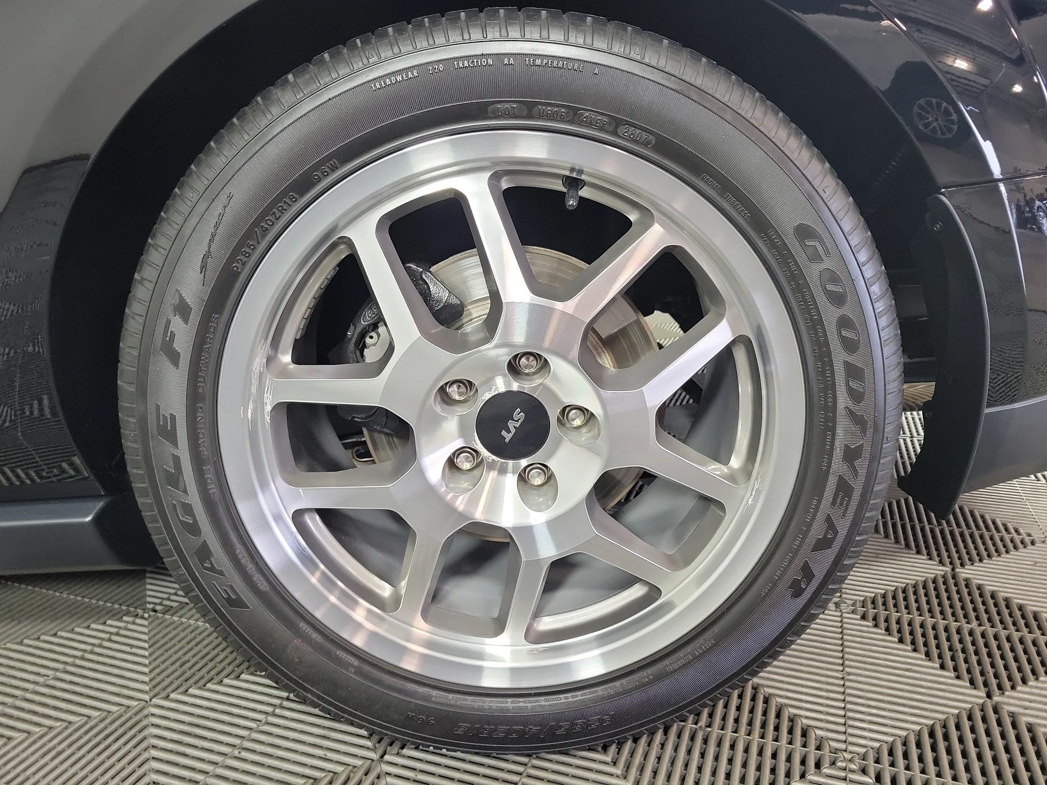 Used 2008 Ebony Clearcoat Ford Shelby GT500 image 20