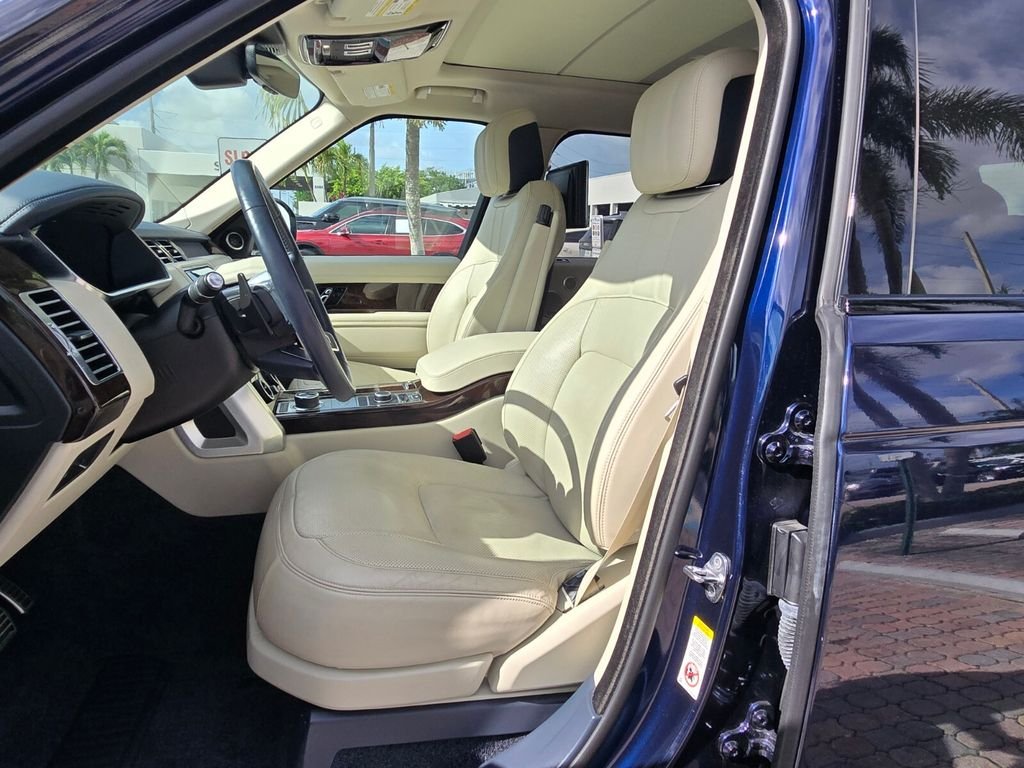 Used 2021 Blue Land Rover Westminster image 13