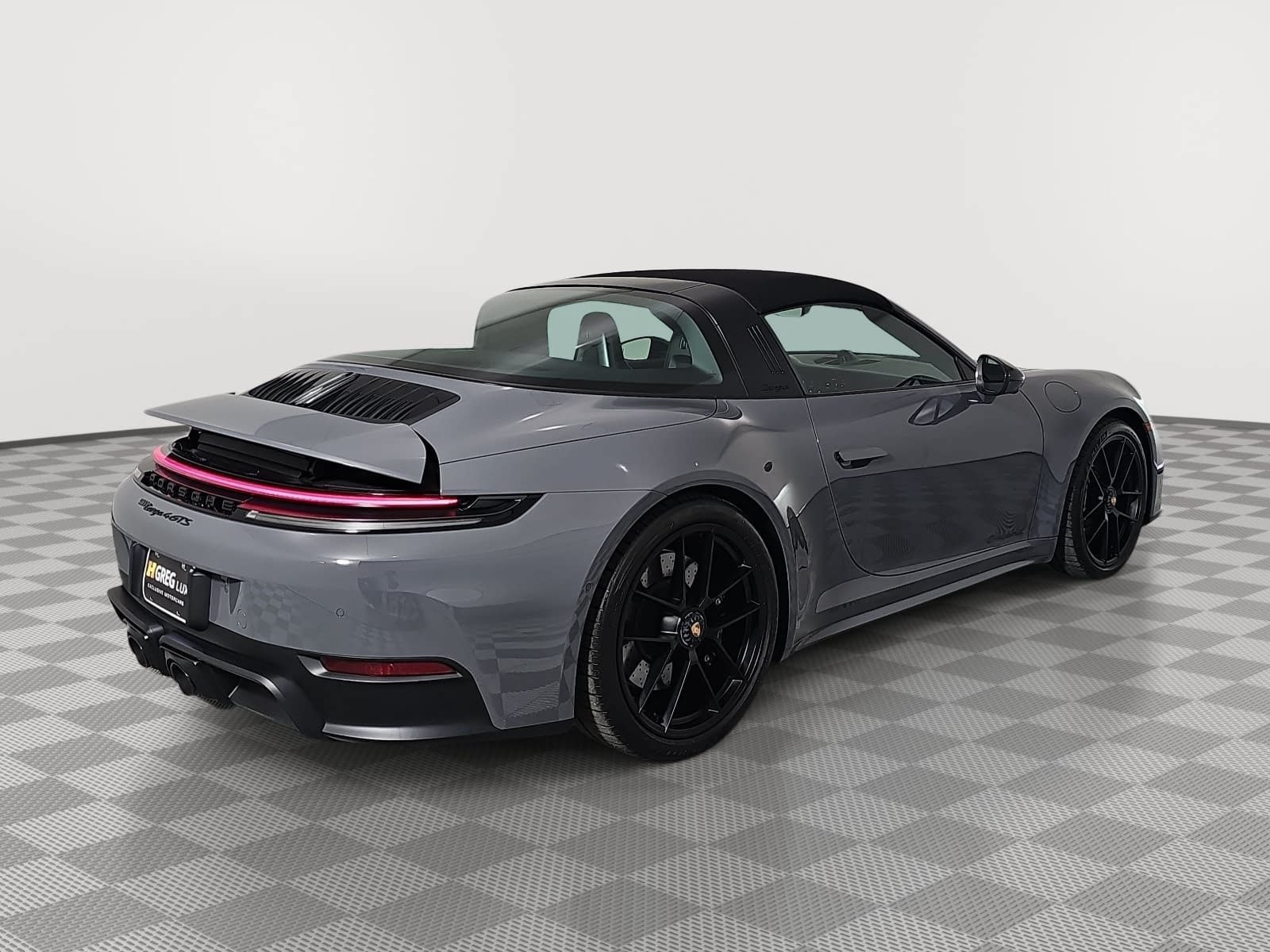 Used 2025  Porsche Targa 4 GTS image 8