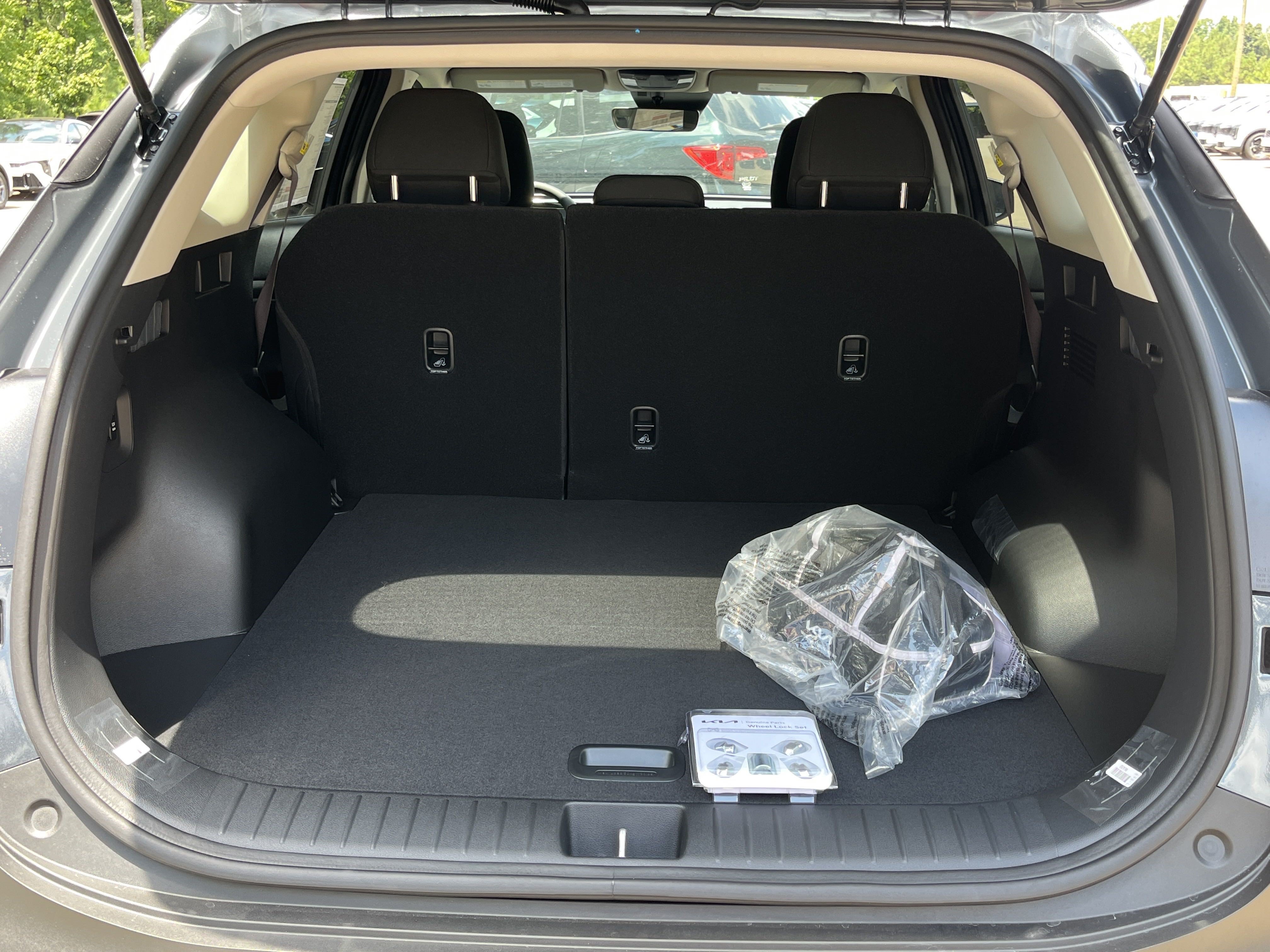 New 2025 Gravity Gray Kia LX image 23