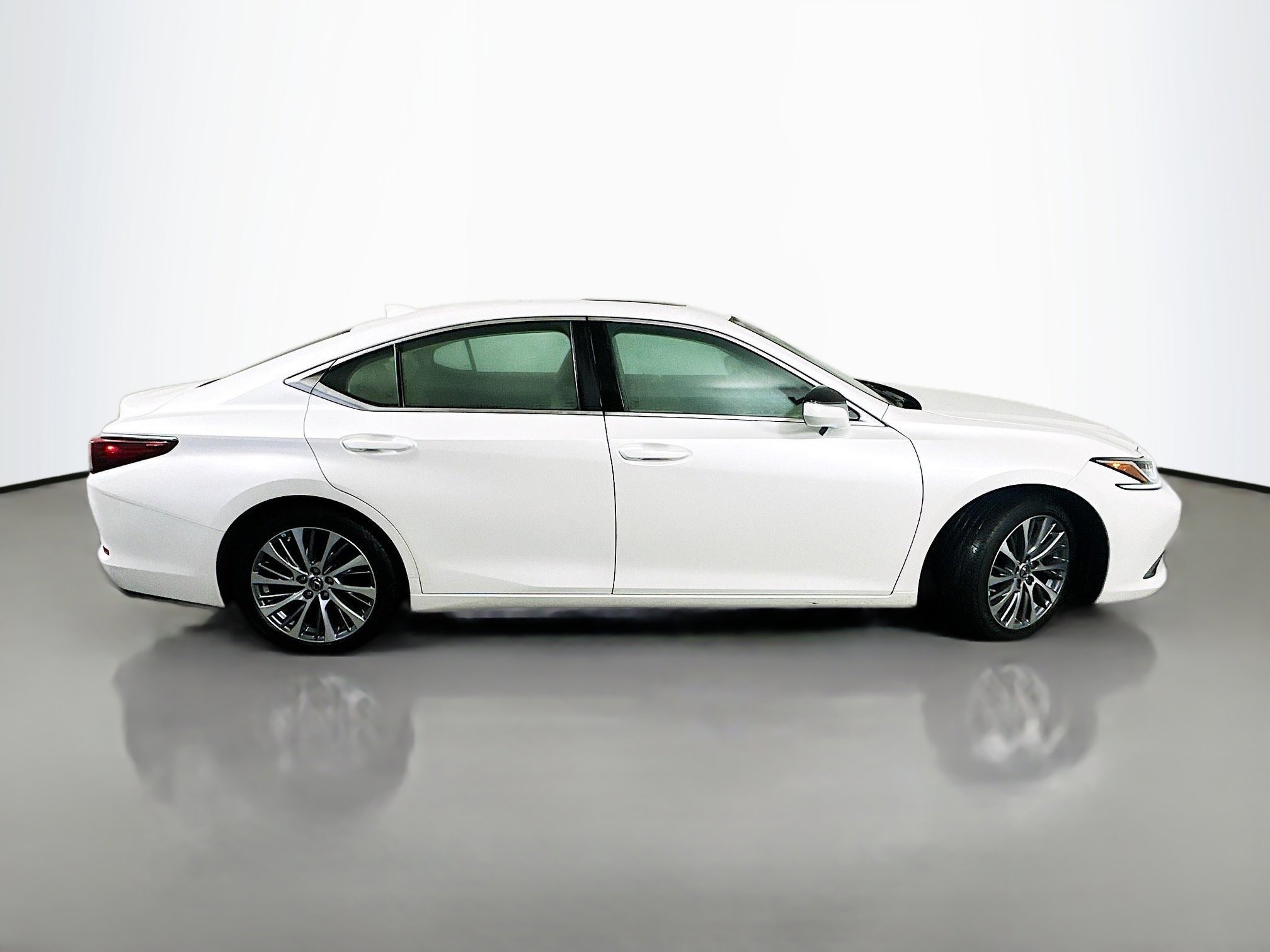 2019 Lexus ES 350 - Photo 9
